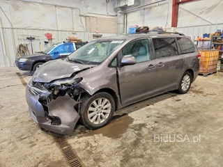 TOYOTA SIENNA XLE 7-PASSENGER