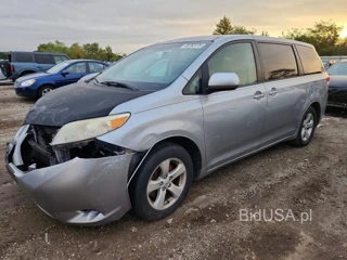 TOYOTA SIENNA LE 8-PASSENGER