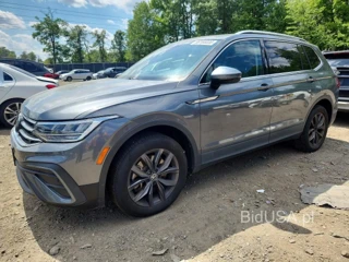 VOLKSWAGEN TIGUAN SE