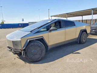 TESLA CYBERTRUCK