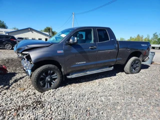 TOYOTA TUNDRA DOUBLE CAB SR5