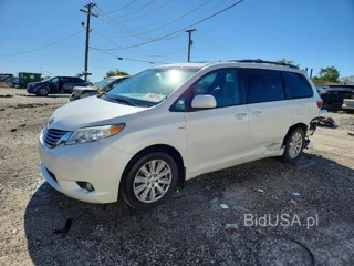 TOYOTA SIENNA XLE PREMIUM 7-PASSENGER