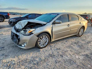 TOYOTA AVALON HYBRID LIMITED