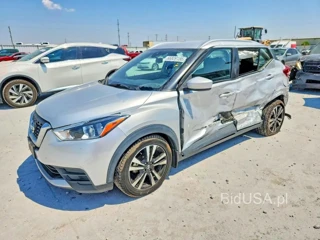 NISSAN KICKS SV