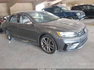 VOLKSWAGEN VOLKSWAGEN PASSAT 1.8T R-LINE