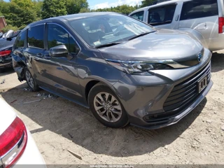TOYOTA TOYOTA SIENNA LE