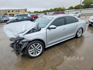 VOLKSWAGEN PASSAT SE