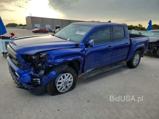 TOYOTA TACOMA SR5