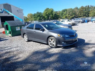 TOYOTA TOYOTA CAMRY SE