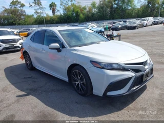 TOYOTA TOYOTA CAMRY SE