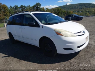 TOYOTA TOYOTA SIENNA LE