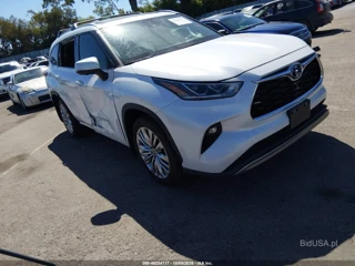 TOYOTA TOYOTA HIGHLANDER HYBRID PLATINUM
