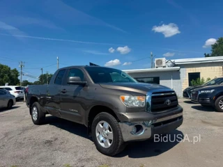 TOYOTA TUNDRA DOUBLE CAB SR5