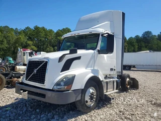 VOLVO VNL