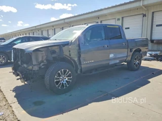 NISSAN TITAN SV