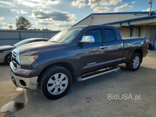 TOYOTA TUNDRA DOUBLE CAB SR5
