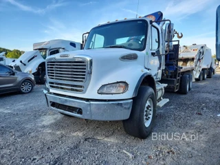 FREIGHTLINER M2