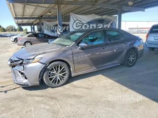 TOYOTA CAMRY HYBRID SE