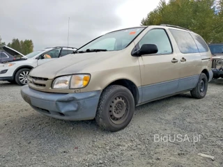 TOYOTA SIENNA LE