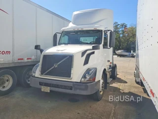 VOLVO VNL