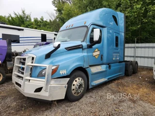 FREIGHTLINER CASCADIA 126