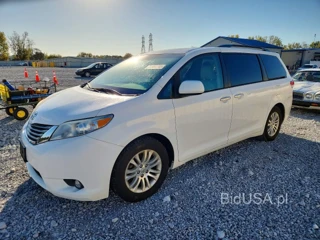 TOYOTA SIENNA XLE 8-PASSENGER