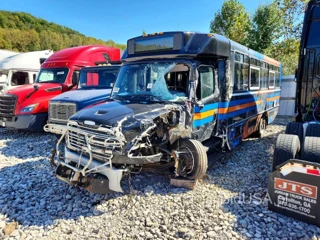 FREIGHTLINER CHASSIS S-2