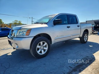 NISSAN TITAN S