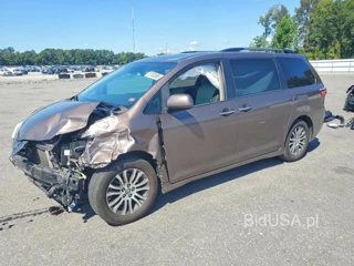 TOYOTA SIENNA XLE PREMIUM 8-PASSENGER
