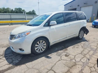 TOYOTA SIENNA XLE PREMIUM 7-PASSENGER