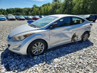 HYUNDAI ELANTRA SE