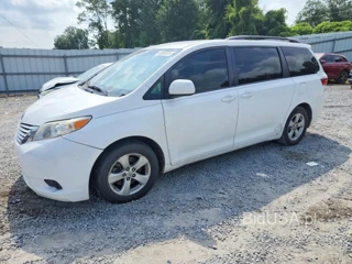 TOYOTA SIENNA LE
