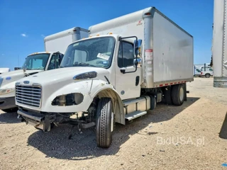 FREIGHTLINER M2