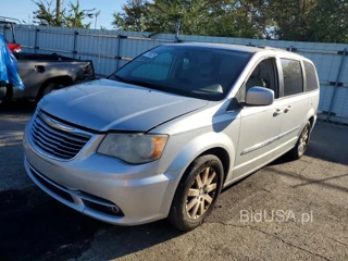 CHRYSLER TOWN & COUNTRY TOURING