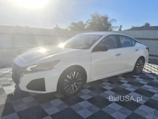 NISSAN ALTIMA SV