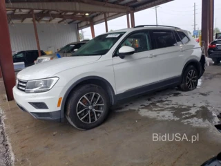 VOLKSWAGEN TIGUAN SE