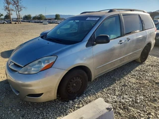 TOYOTA SIENNA LE 7-PASSENGER