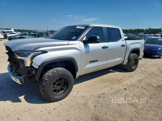 TOYOTA TUNDRA SR5