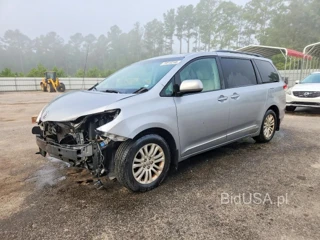 TOYOTA SIENNA XLE 8-PASSENGER