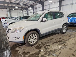 VOLKSWAGEN TIGUAN SE