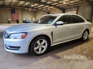 VOLKSWAGEN PASSAT SE