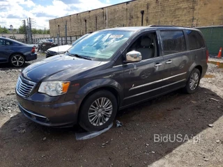 CHRYSLER TOWN & COUNTRY TOURING L