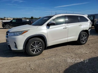 TOYOTA HIGHLANDER XLE
