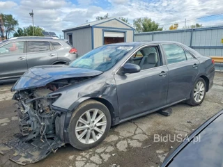 TOYOTA CAMRY HYBRID XLE