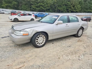 LINCOLN TOWN CAR SIGNATURE
