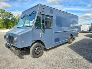 FREIGHTLINER CHASSIS M LINE WALK-IN VAN