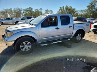 NISSAN FRONTIER SE
