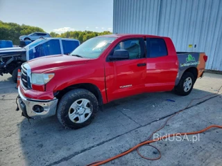 TOYOTA TUNDRA DOUBLE CAB SR5