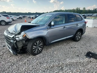 MITSUBISHI OUTLANDER SE