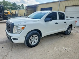 NISSAN TITAN S
